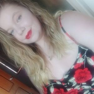 Meet your Posher, Liz